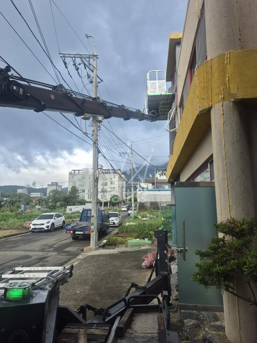 울산 울주군 삼남읍 3.5톤 스카이차 외벽 작업 작업사진 2