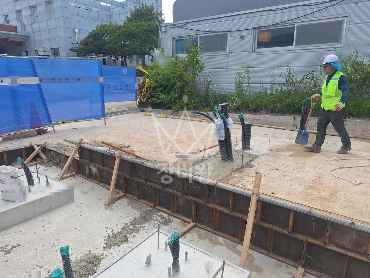 전북 완주군 이서면 포크레인(굴착기) 전기차충전소-바가지타설 작업완료사진 1