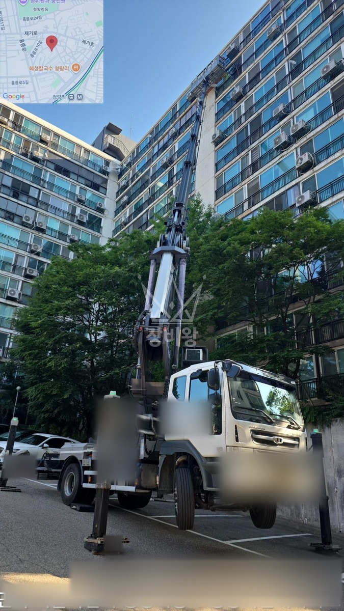 서울 동대문구 청량리동 8톤 스카이차 실리콘코킹 작업사진 1