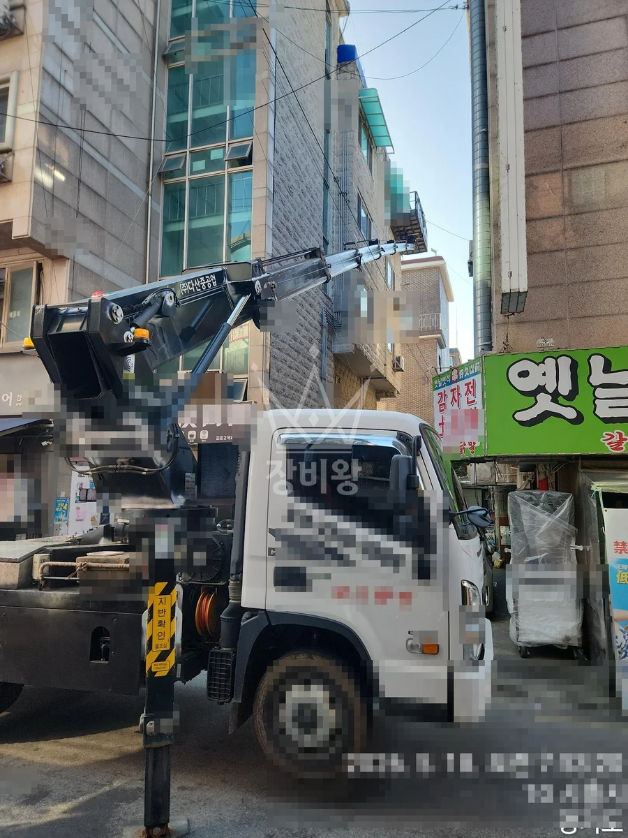 경기 시흥시 정왕동 3.5톤 스카이차 외벽 방수 작업사진 3
