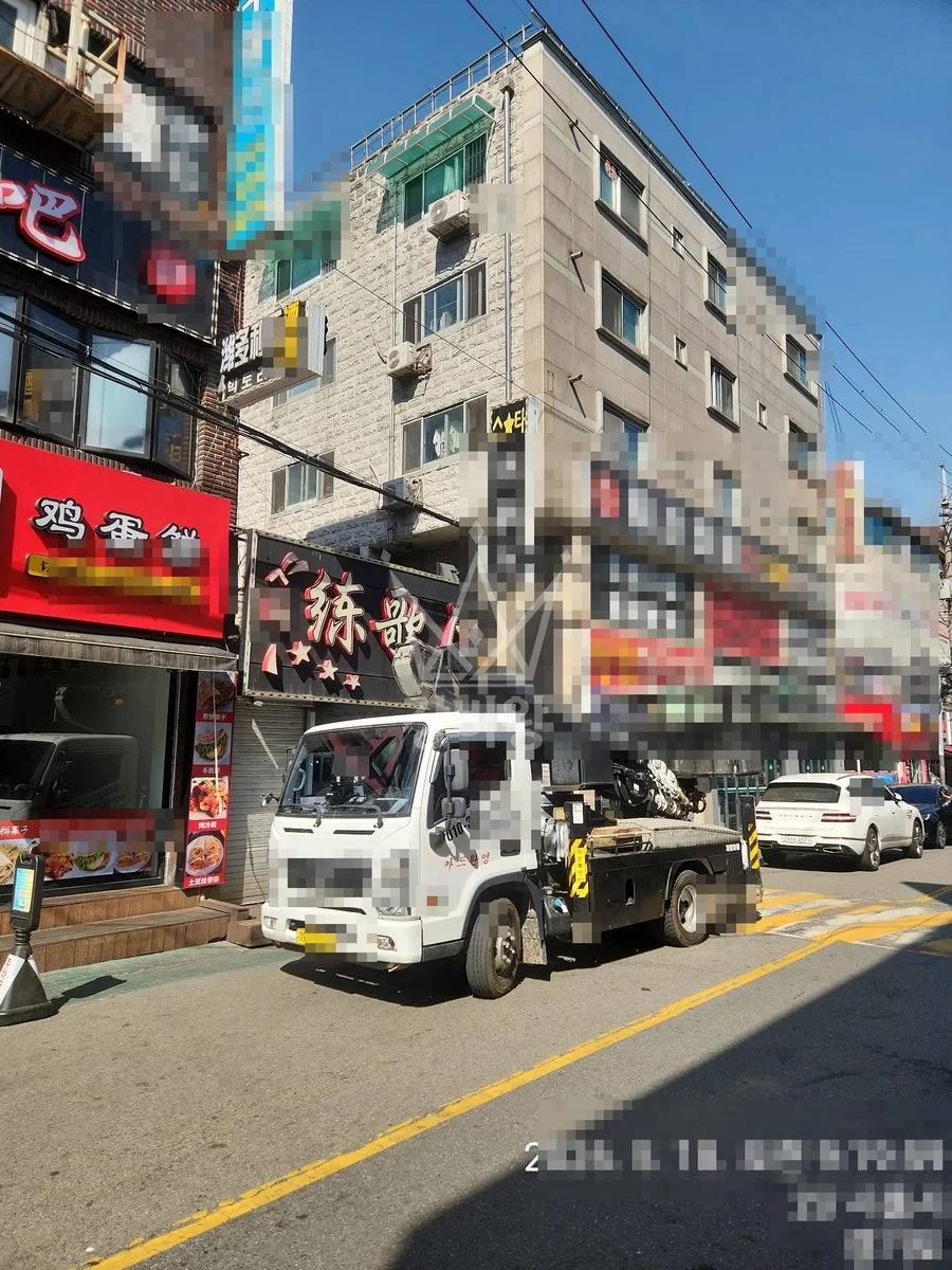 경기 시흥시 정왕동 3.5톤 스카이차 외벽 방수 작업완료사진 1