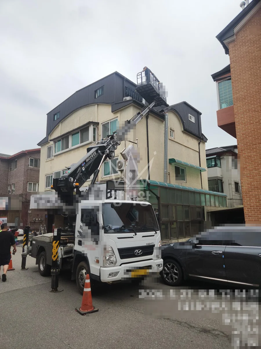 경기 고양시 일산동구 3.5톤 스카이차 간판작업/ 후드 작업사진 1