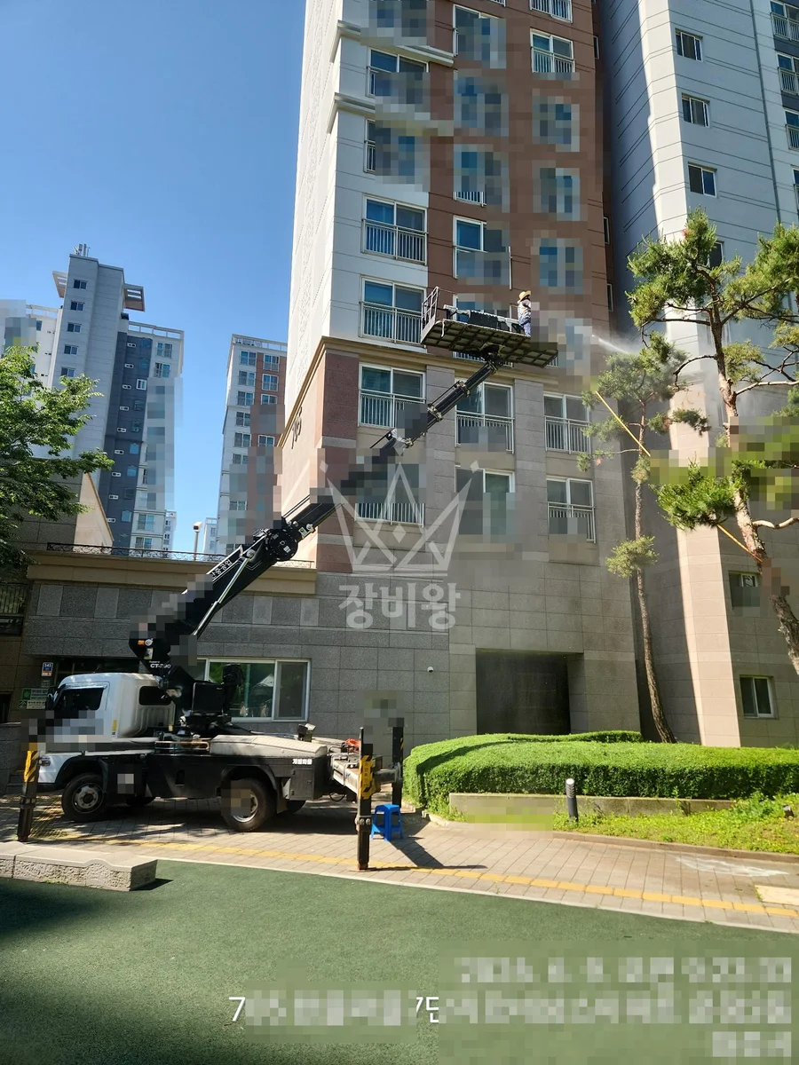 경기 파주시 동패동 3.5톤 스카이차 수목방제 작업사진 1