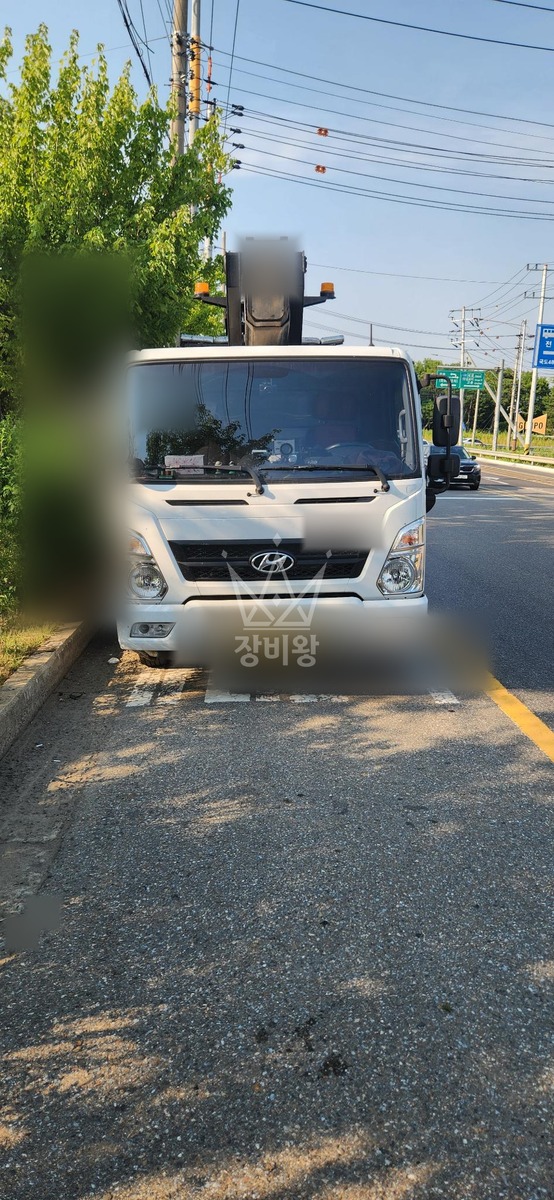 경기 파주시 서패동 3.5톤 스카이차 유리양중 작업완료사진 1