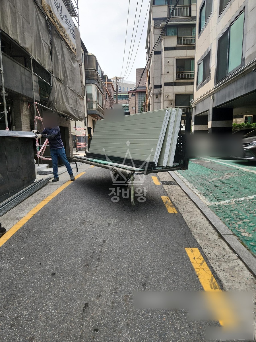 서울 강남구 역삼동 3.5톤 스카이차 자재 양중 작업사진 2