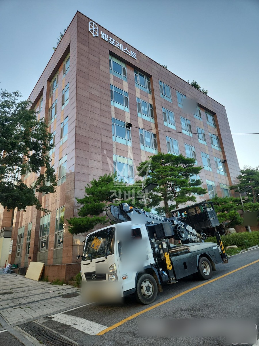 경기 용인시 기흥구 언남동 3.5톤 스카이차 간판설치 작업완료사진 1