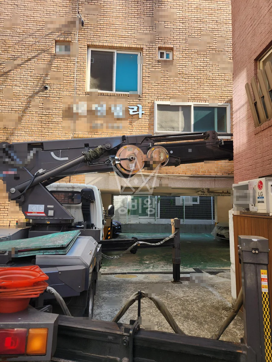 서울 양천구 신월동 2.5톤 스카이차 외벽발수제 작업사진 2