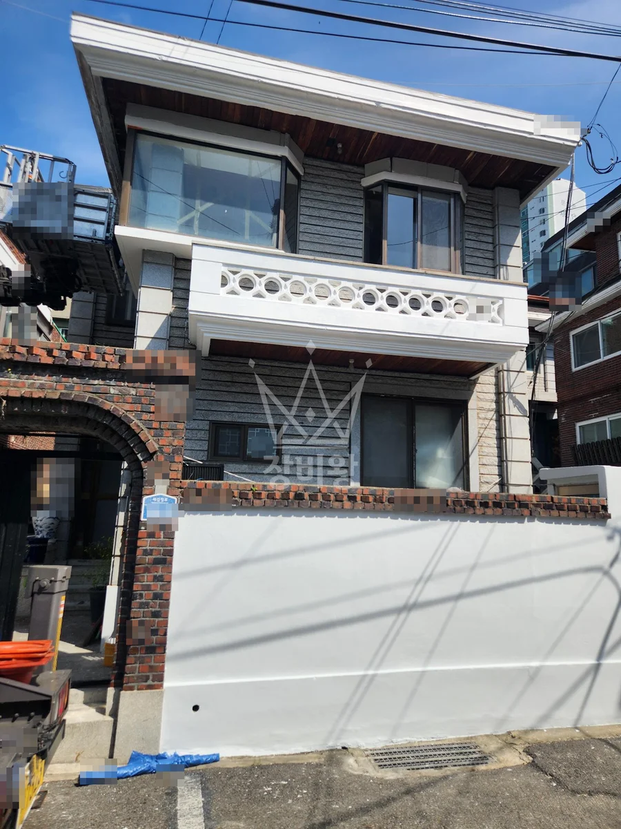 서울 서대문구 홍제동 2.5톤 스카이차 페인트 칠 작업 작업완료사진 1
