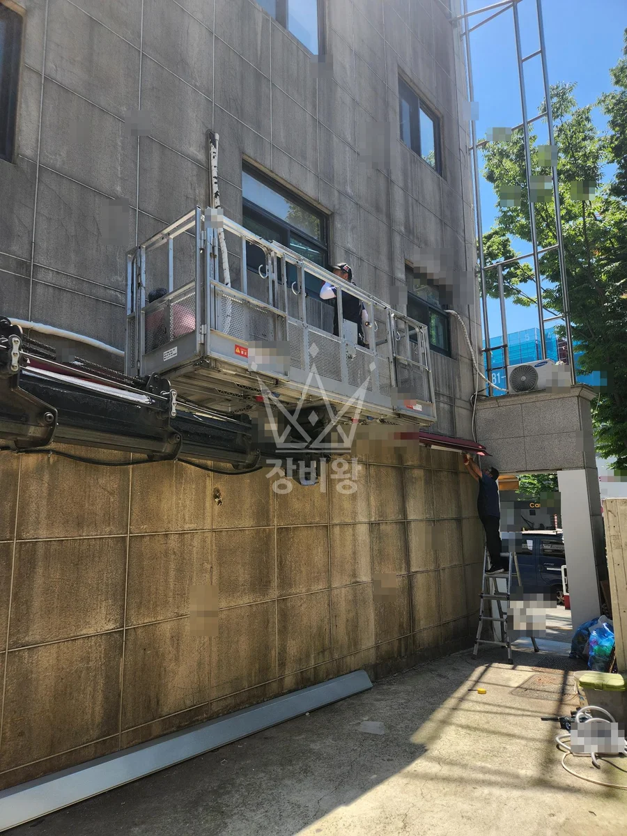 서울 마포구 성산동 2.5톤 스카이차 1층 어닝시공 작업사진 2