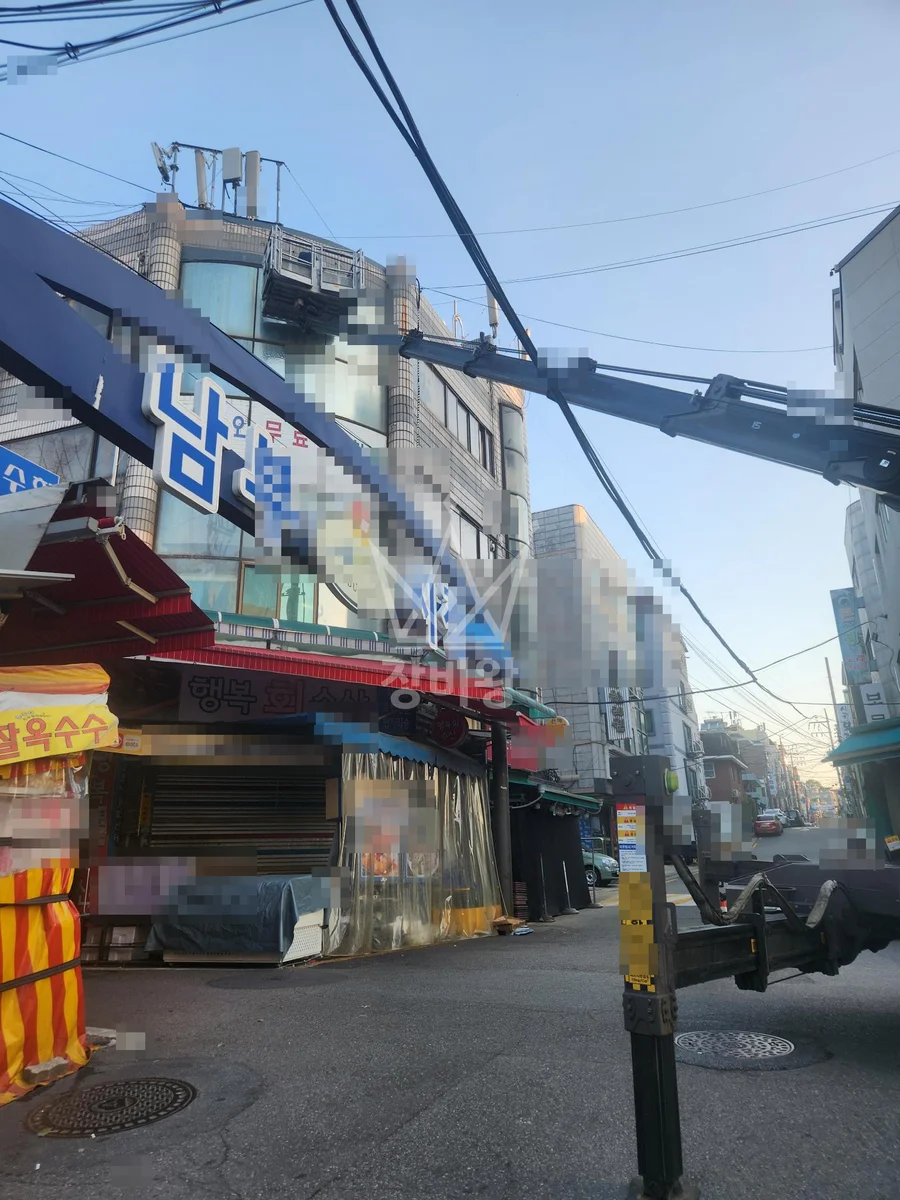 서울 강서구 화곡동 2.5톤 스카이차 실리콘작업 작업사진 1