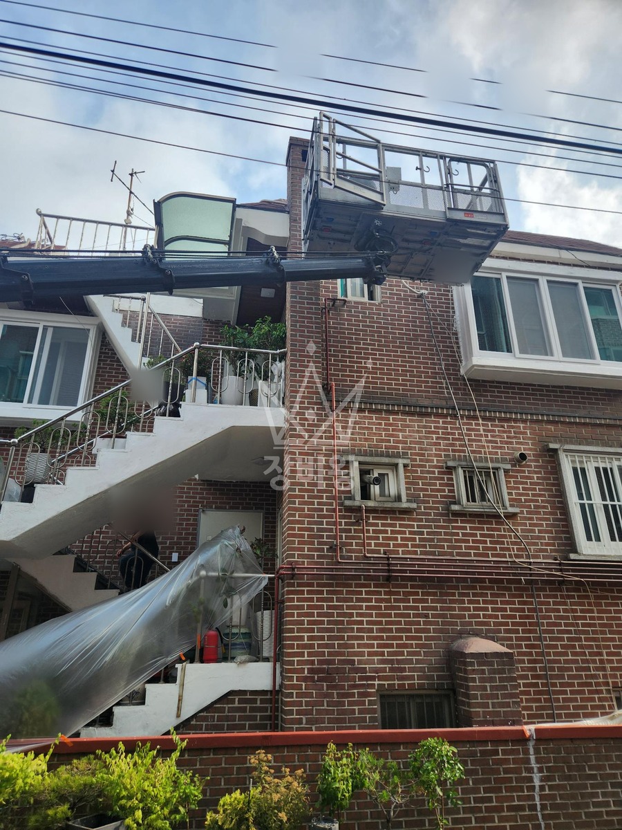 경기 수원시 장안구 율전동 2.5톤 스카이차 코킹/발수작업 작업사진 2