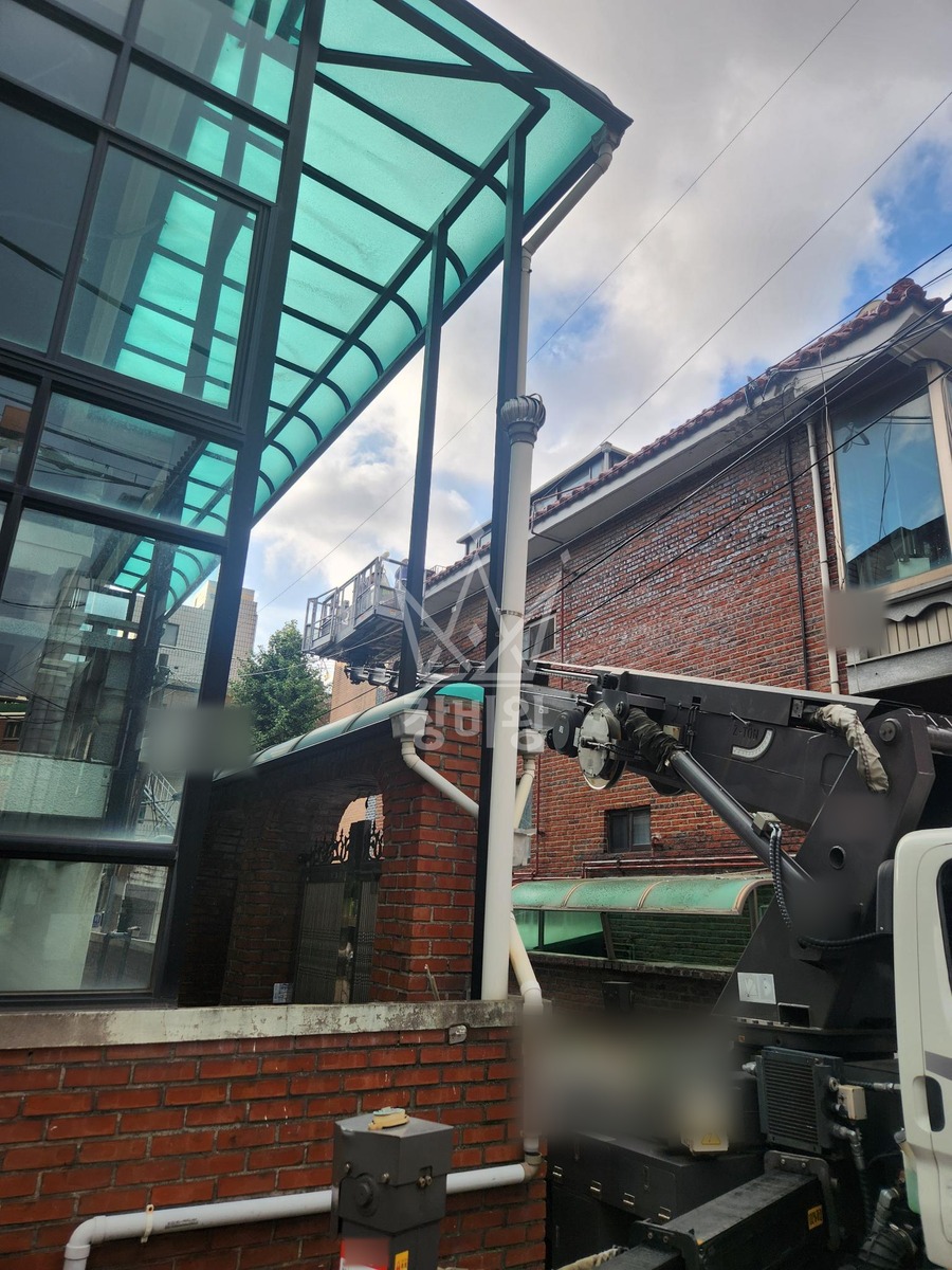 서울 도봉구 방학동 2.5톤 스카이차 가정집 도색작업 작업사진 2