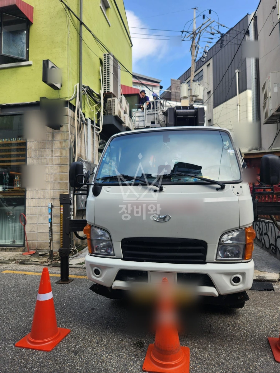 서울 마포구 서교동 2.5톤 스카이차 실외기작업 작업사진 1