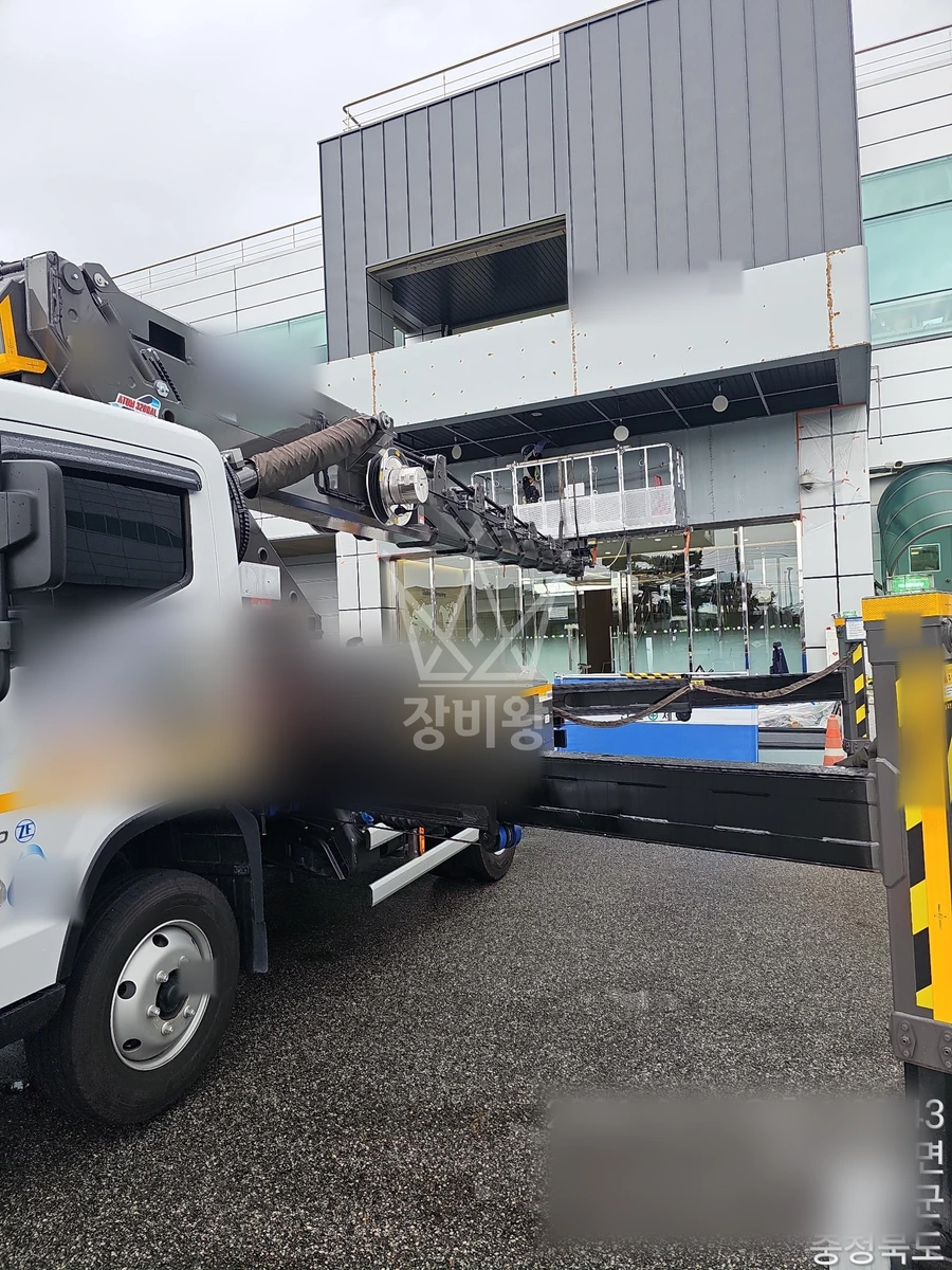 충북 음성군 대소읍 3.5톤 스카이차 외벽 하지판낼 작업사진 2