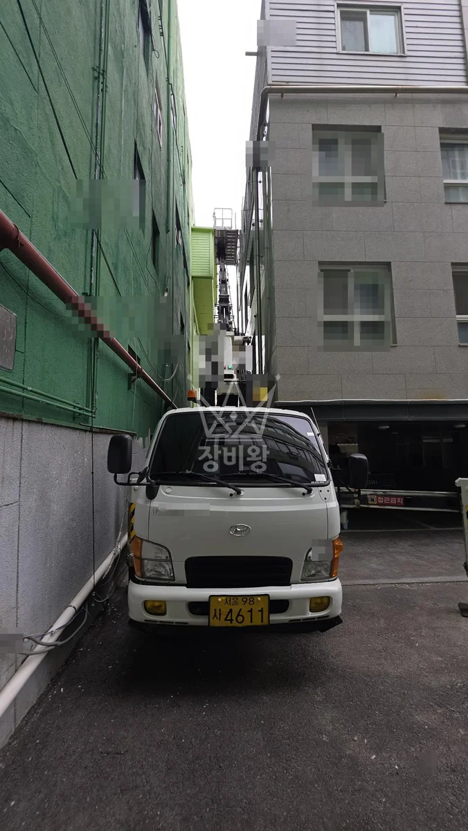 서울 은평구 불광동 2.5톤 스카이차 5층 판낼/우수관연결 작업사진 1