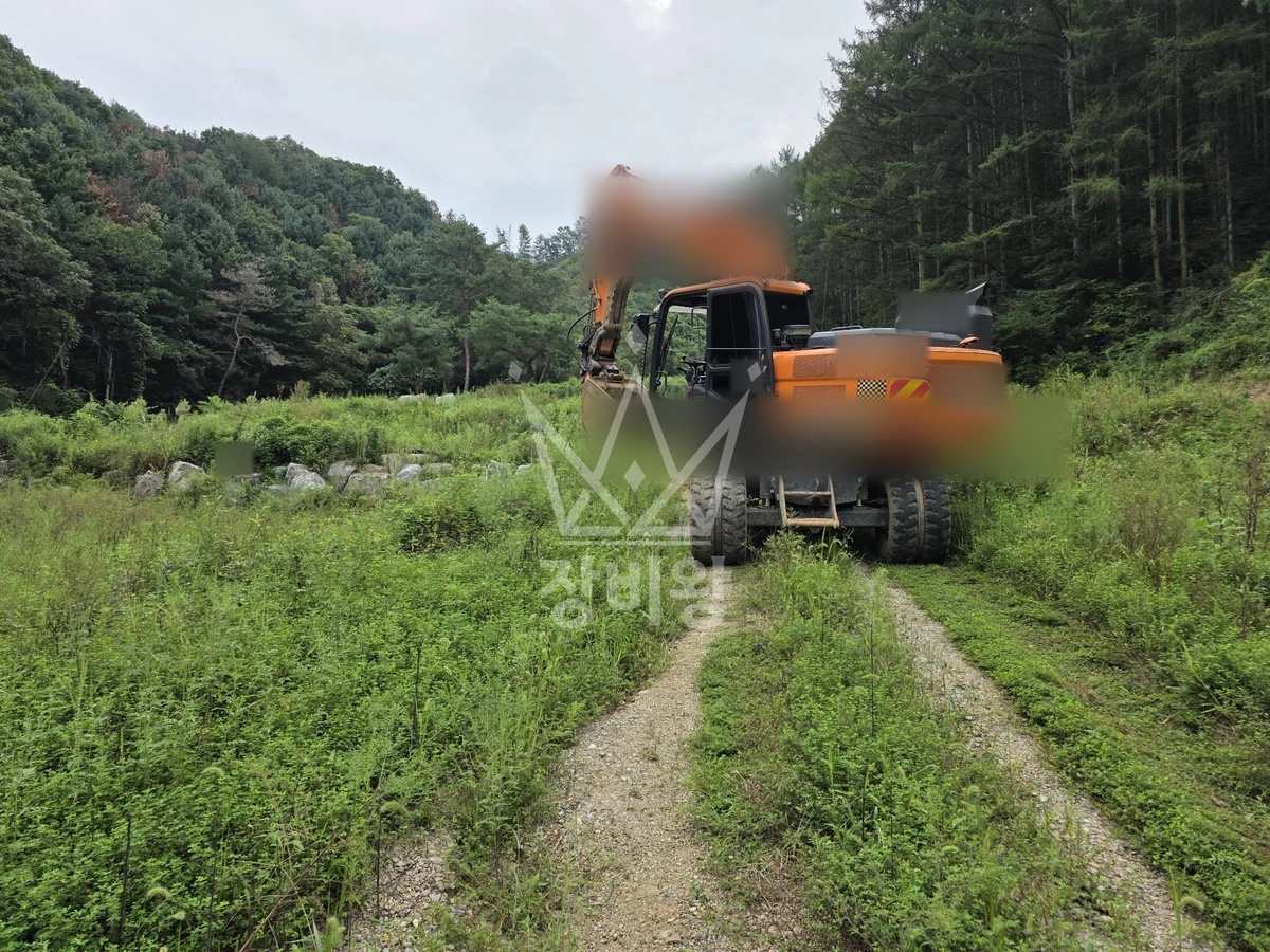 강원 홍천군 북방면 포크레인(굴착기) 평탄화작업 작업사진 2