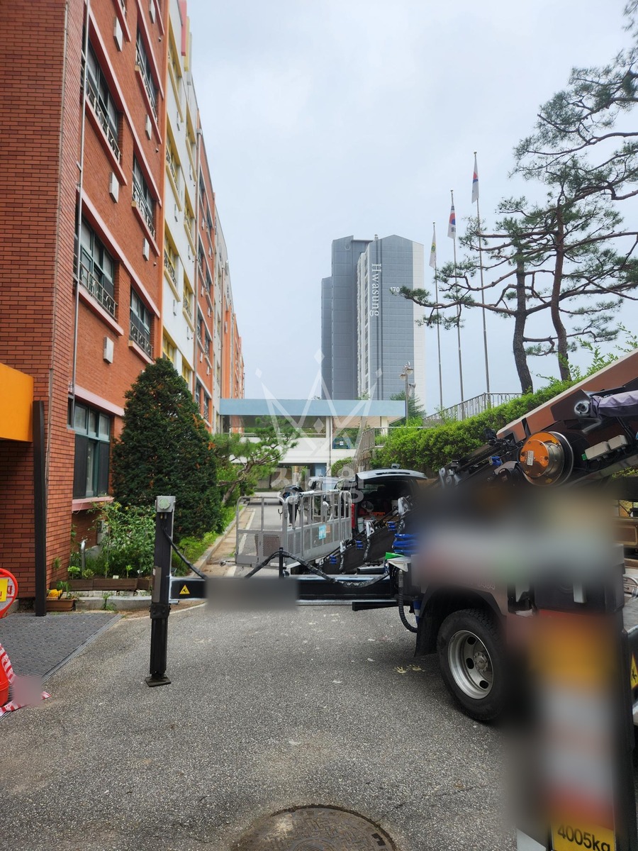 경기 남양주시 평내동 3.5톤 스카이차 외부 인방 안전커버 작업 작업사진 1