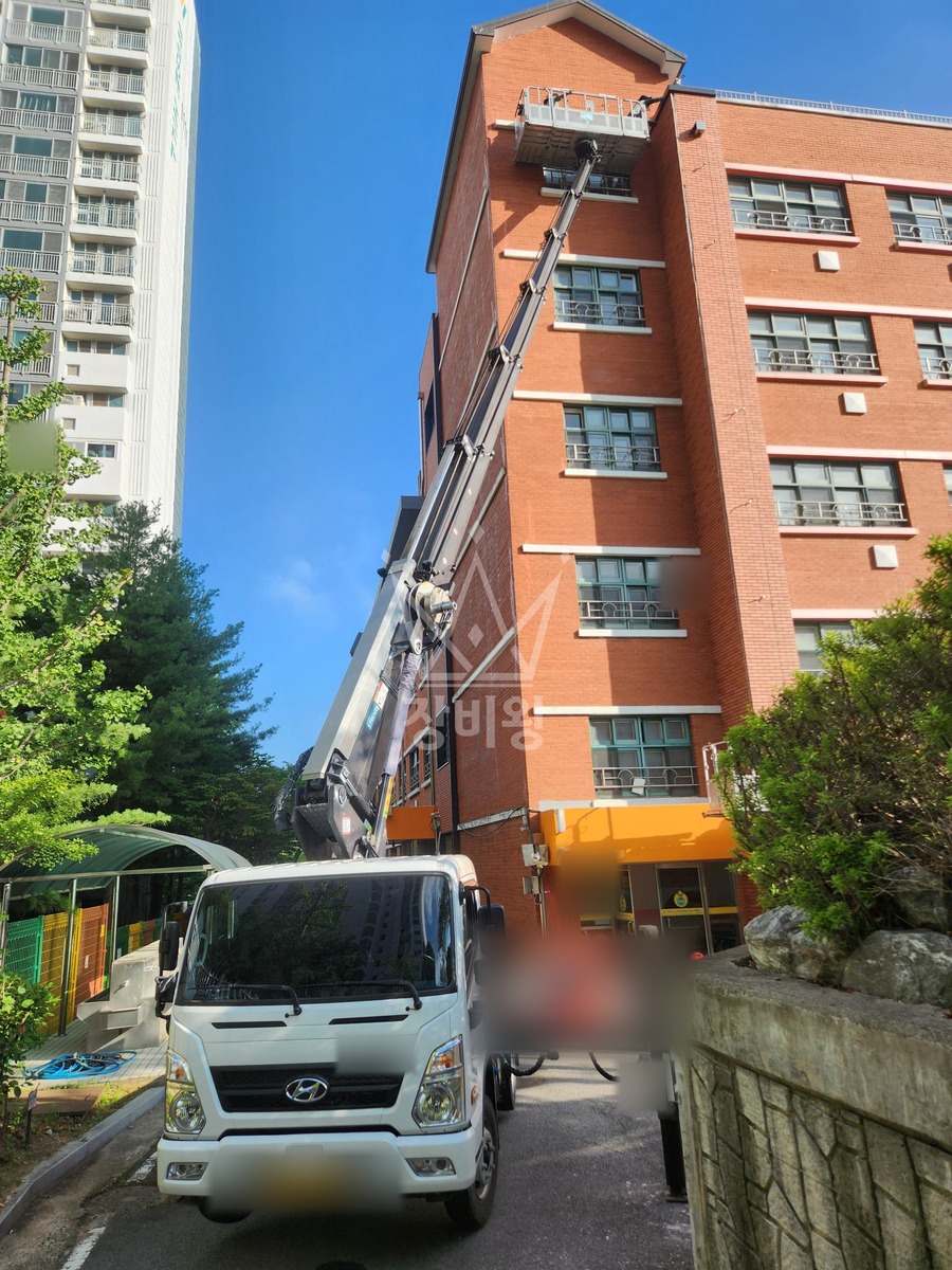 경기 남양주시 평내동 3.5톤 스카이차 외부 인방 안전커버 작업 작업사진 3