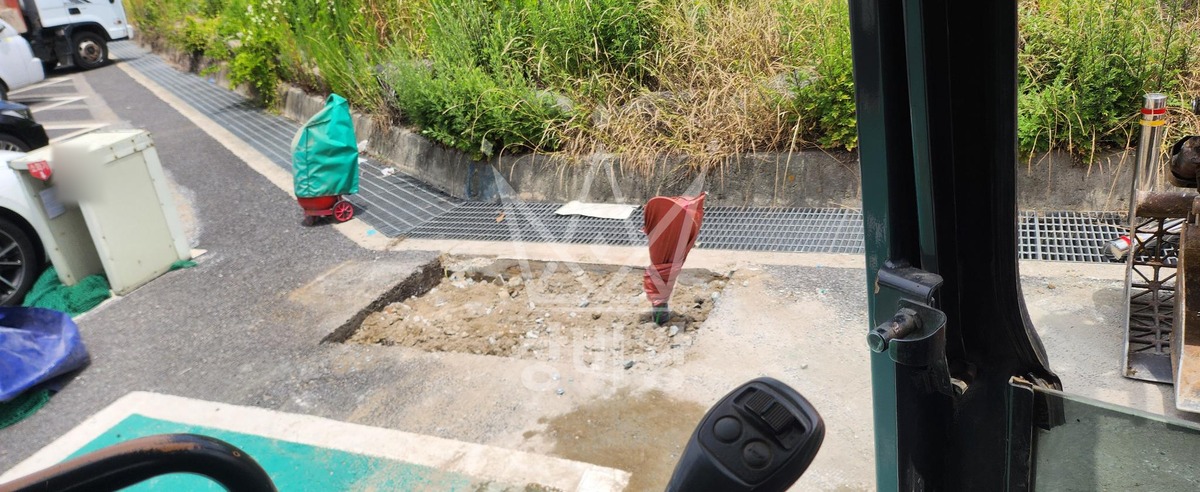 충남 금산군 군북면 포크레인(굴착기) 화단정리 작업사진 1