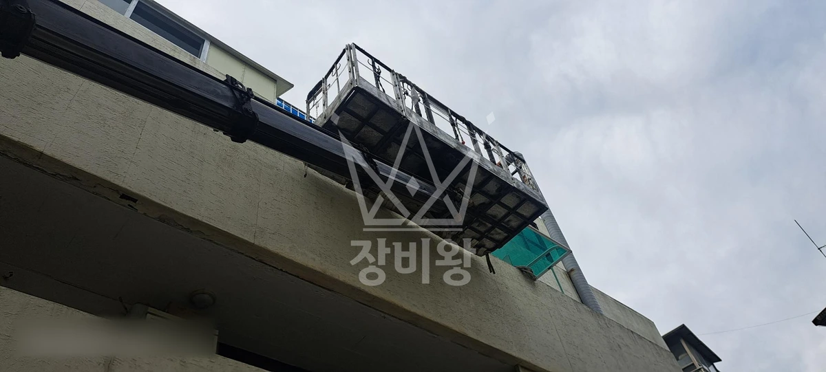 인천 남동구 남촌동 3.5톤 스카이차 간판철거/책상내림 작업사진 1