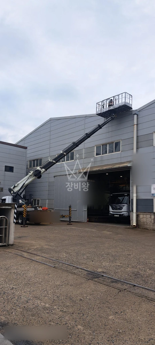 인천 검단구 오류동 3.5톤 스카이차 캐노피 설치 작업사진 2