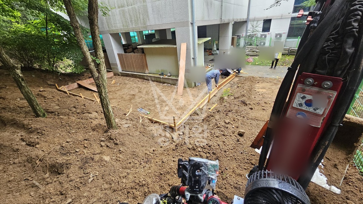 경기 의정부시 신곡동 포크레인(굴착기) 평단 평탄 및 법사면 작업사진 2