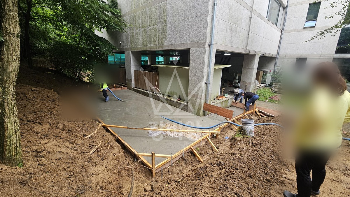 경기 의정부시 신곡동 포크레인(굴착기) 평단 평탄 및 법사면 작업사진 3