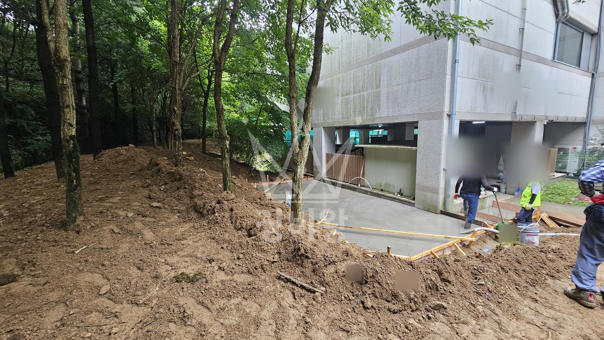 경기 의정부시 신곡동 포크레인(굴착기) 평단 평탄 및 법사면 작업완료사진 1