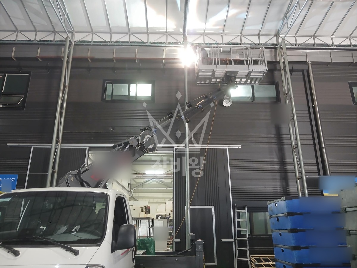 경기 화성시 만세구 팔탄면 1톤 스카이차 물받이 보수 작업 작업사진 2