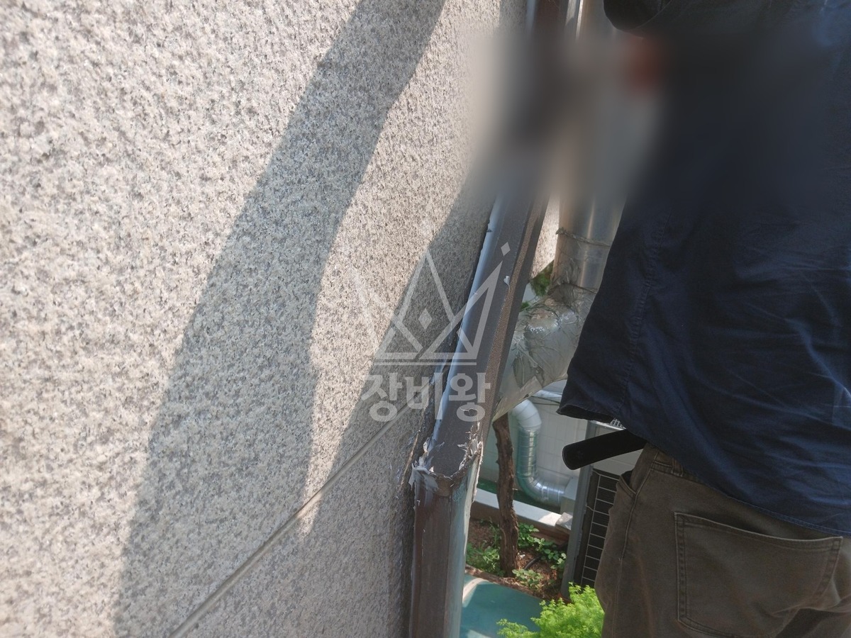 서울 서초구 서초동 1톤 스카이차 물동이 작업사진 3