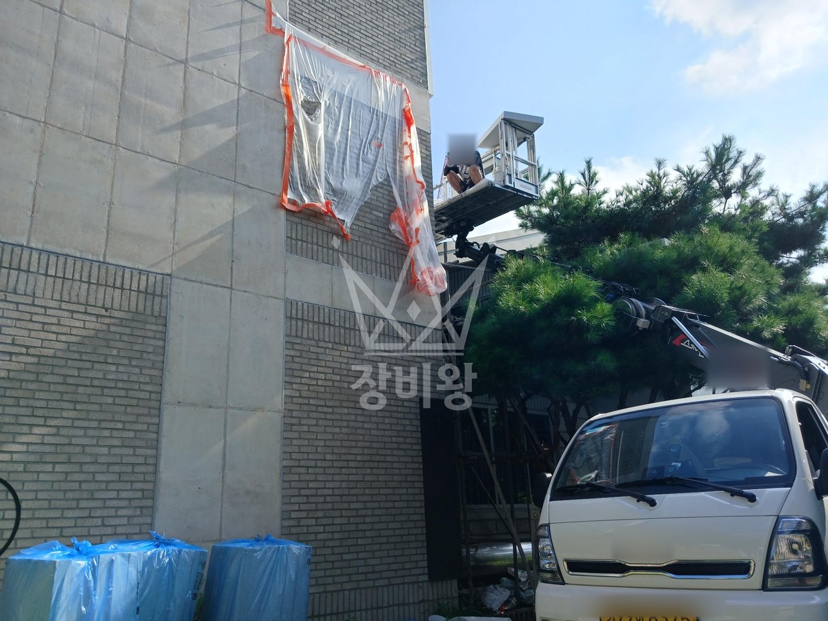 서울 서대문구 연희동 1톤 스카이차 외벽미장 작업사진 1