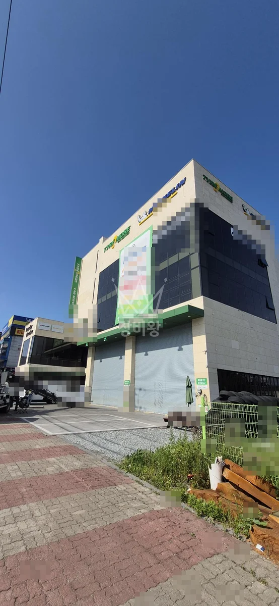 충남 천안시 동남구 3.5톤 스카이차 내부 천장보수 작업사진 3