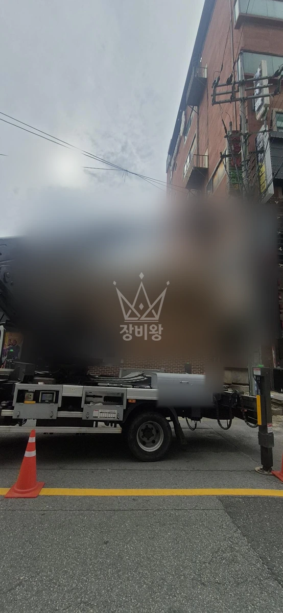 충남 천안시 서북구 성정동 3.5톤 스카이차 에어컨 실외기 철거 및 설치 작업사진 2