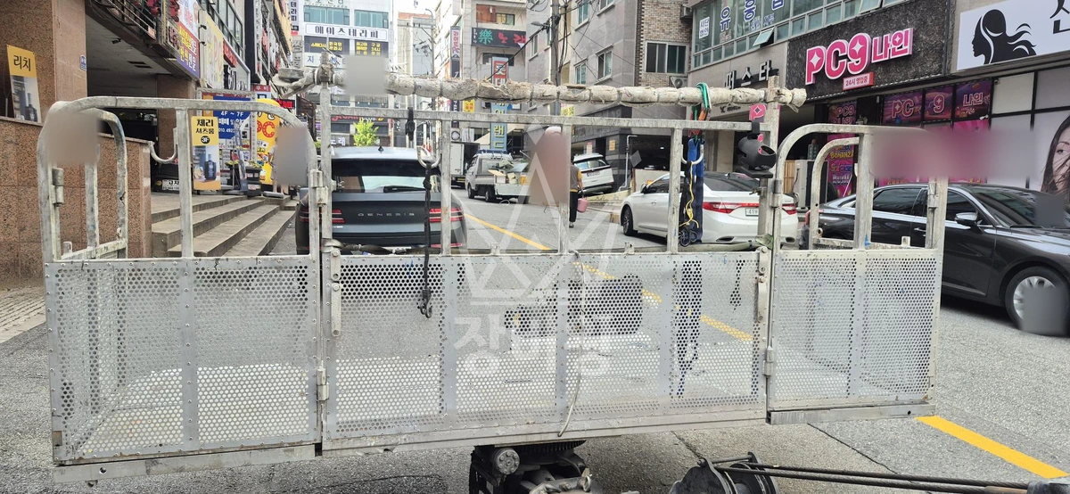 충남 천안시 서북구 성정동 3.5톤 스카이차 에어컨 실외기 철거 및 설치 작업완료사진 1