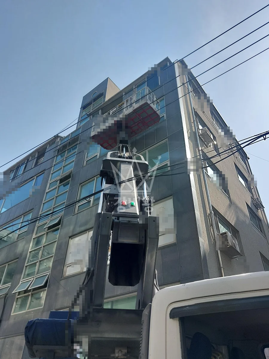 서울 강남구 역삼동 3.5톤 스카이차 창문 실측 작업사진 1