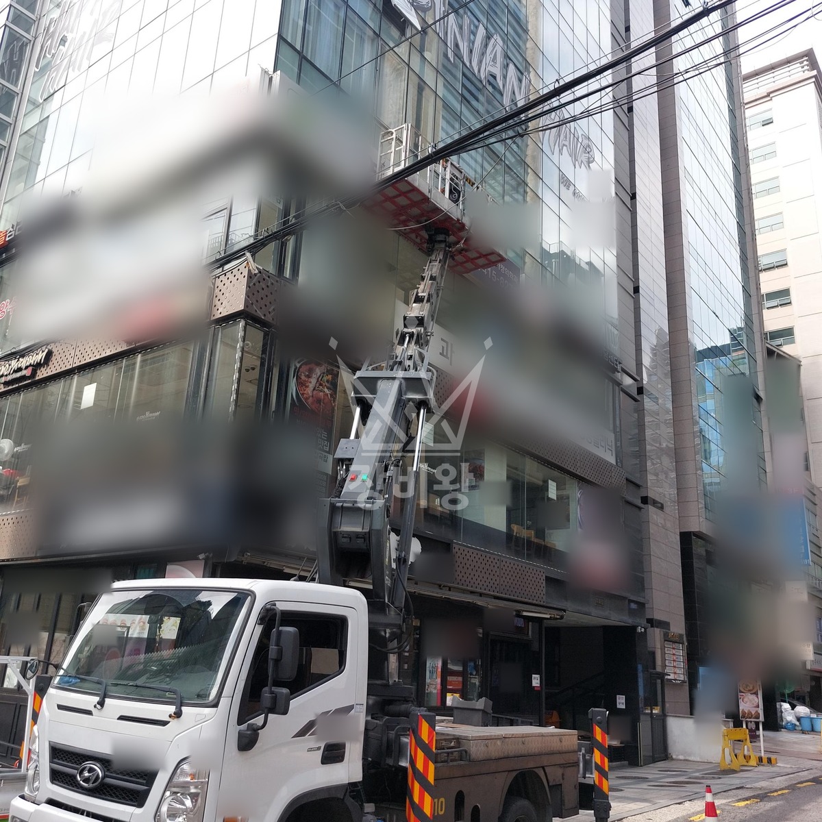 서울 강남구 역삼동 3.5톤 스카이차 간판 작업 작업사진 2
