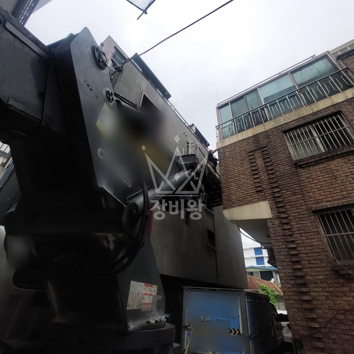 서울 강남구 논현동 3.5톤 스카이차 외벽보수 작업사진 1