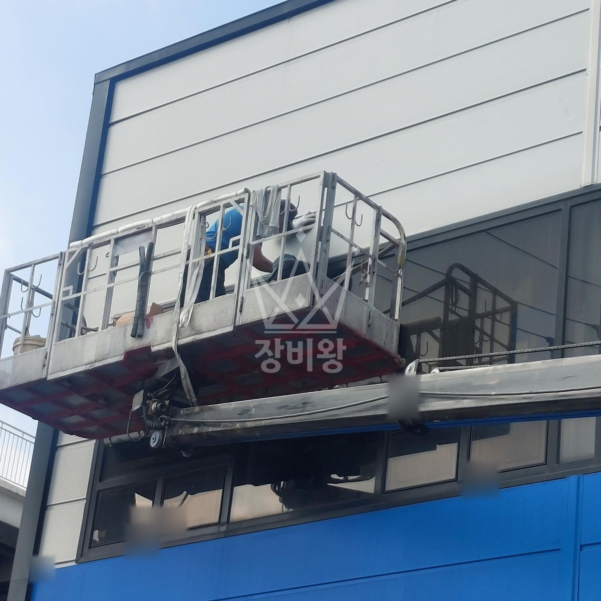 경기 고양시 일산동구 식사동 3.5톤 스카이차 실리콘 작업 작업사진 3