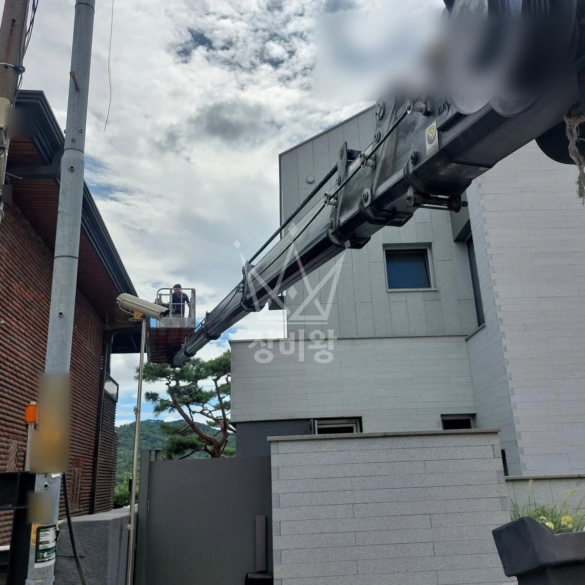 서울 종로구 평창동 3.5톤 스카이차 어닝수리 작업사진 2