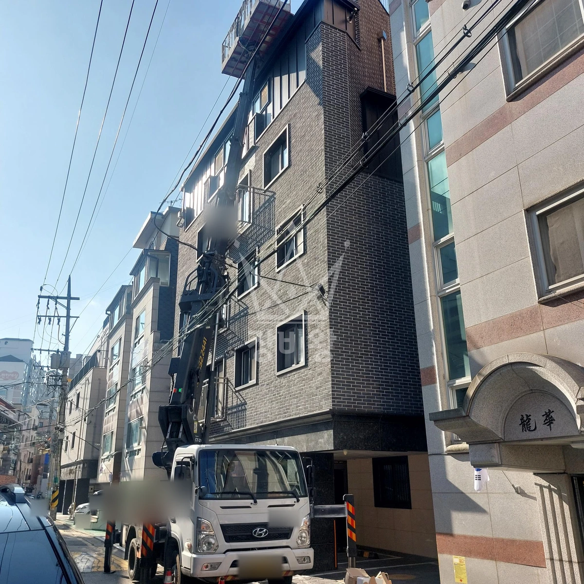 서울 마포구 용강동 3.5톤 스카이차 코킹, 갈바 작업사진 2