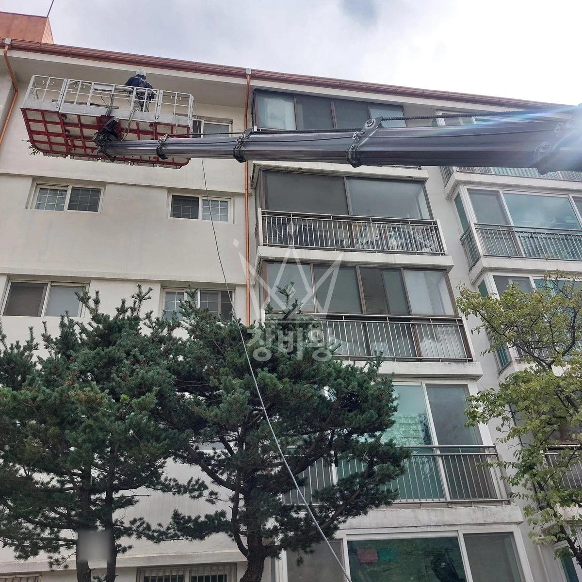 서울 도봉구 창동 3.5톤 스카이차 외벽청소 작업완료사진 1