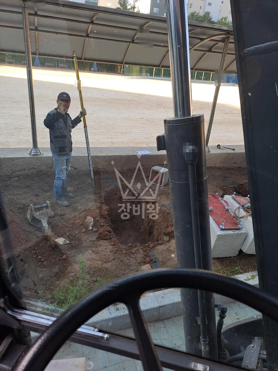 경기 성남시 분당구 포크레인(굴착기) 파고라설치 작업사진 3