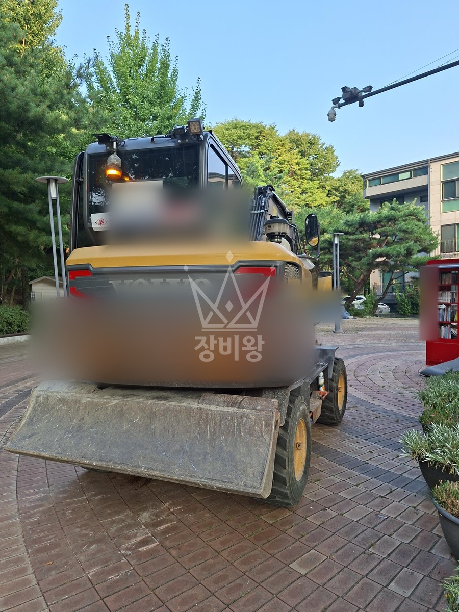 경기 성남시 분당구 정자동 포크레인(굴착기) 작업 현장 도착사진