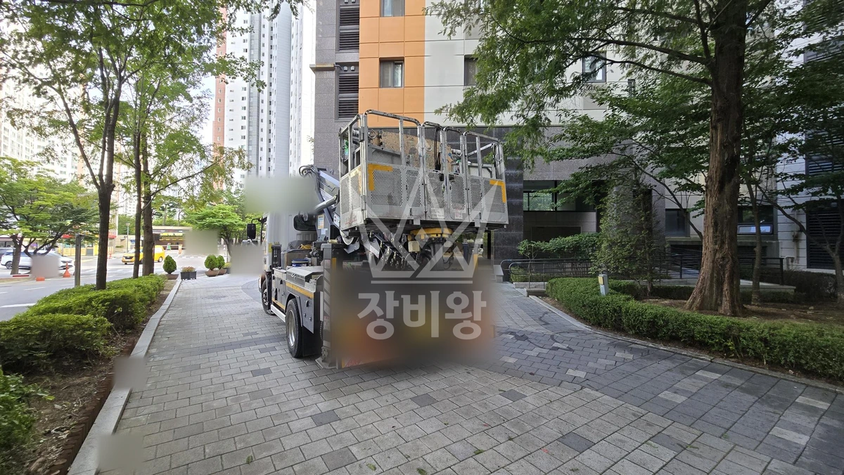 경기 시흥시 배곧동 3.5톤 스카이차 수목방제.전지작업 작업완료사진 1