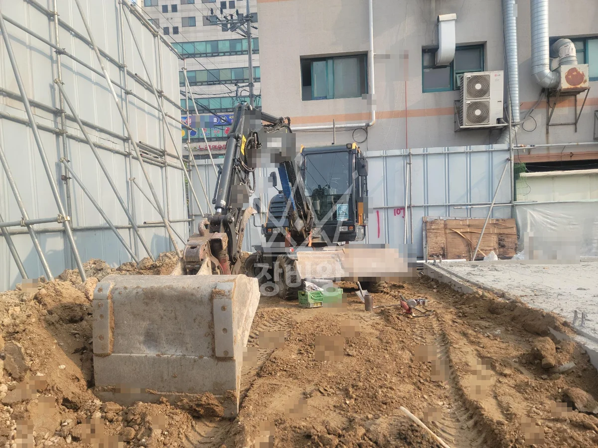 경기 수원시 권선구 굴착기(포크레인) 되메우기/지내력검사 작업사진 1