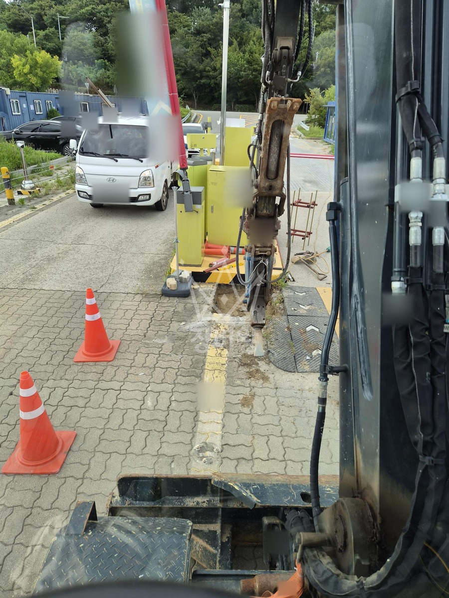 서울 영등포구 여의도동 포크레인(굴착기) 터파기 작업사진 1