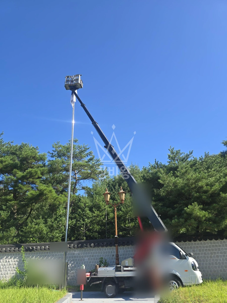 전남광주 북구 운정동 1톤 스카이차 국기봉 와이어 줄 교체 작업사진 1