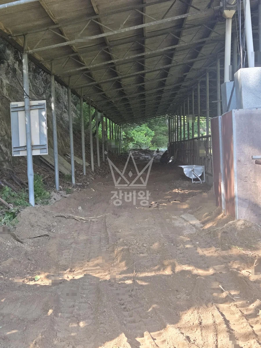 경기 여주시 점동면 포크레인(굴착기) 우사 터파기 (배관 매설) 작업완료사진 1
