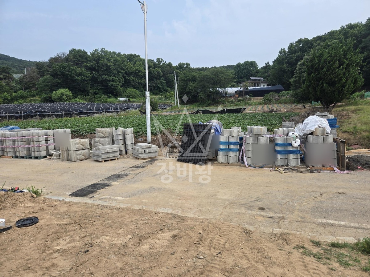 경기 화성시 효행구 매송면 포크레인(굴착기) 신설주택집수정 매설 /되메우기, 작업사진 2