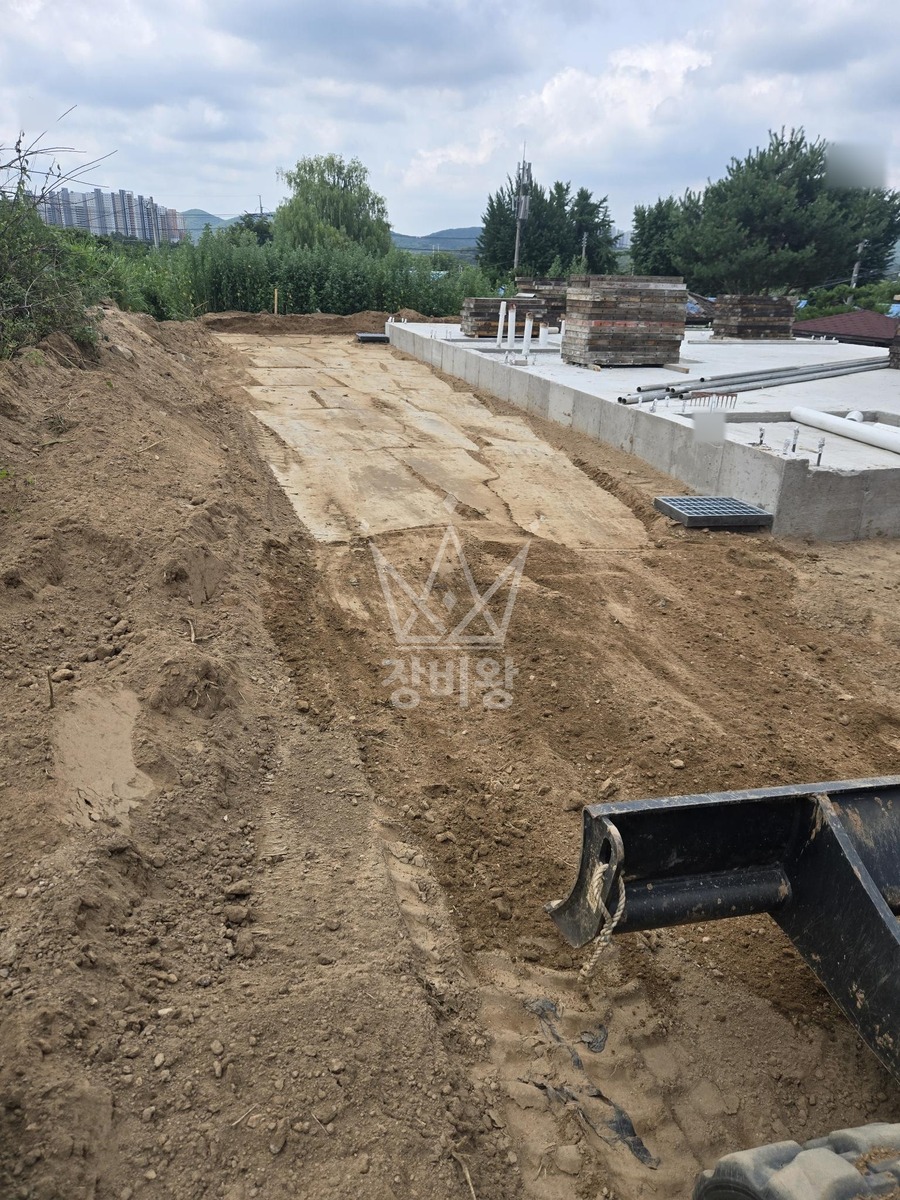 경기 화성시 효행구 매송면 포크레인(굴착기) 되메우기, 집수정 매설 작업사진 1